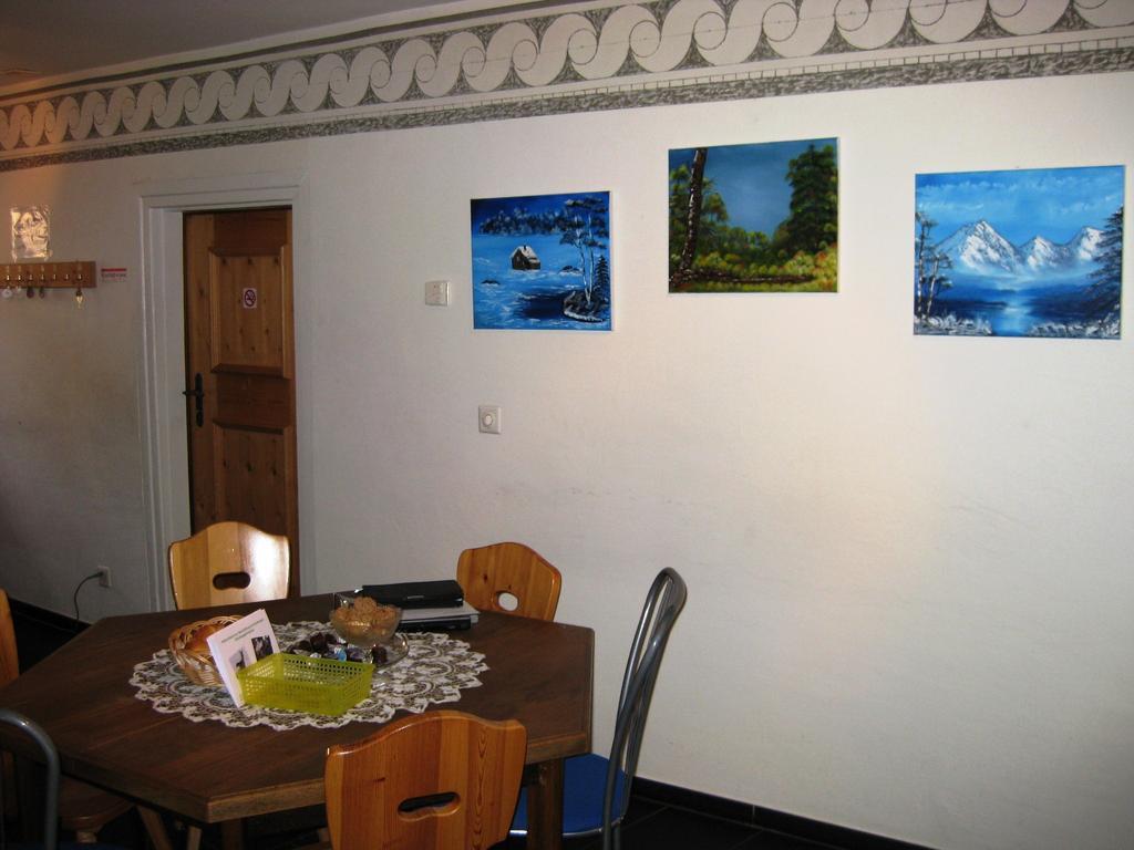 Pensiun Garni Plaz Hotel Scuol Exterior foto