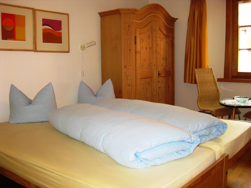 Pensiun Garni Plaz Hotel Scuol Cameră foto